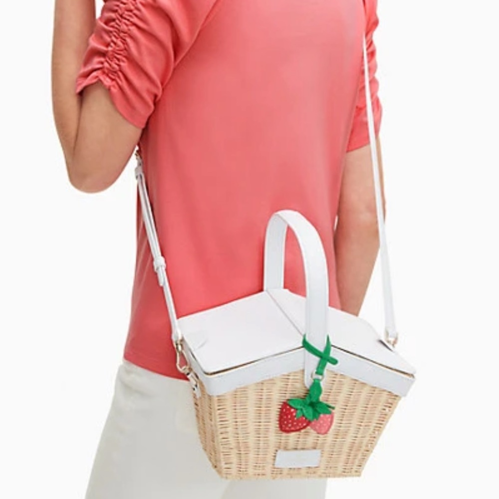 MAKE AN OFFER Kate Spade Wicker Picnic Basket Strawberry White red new crossbody